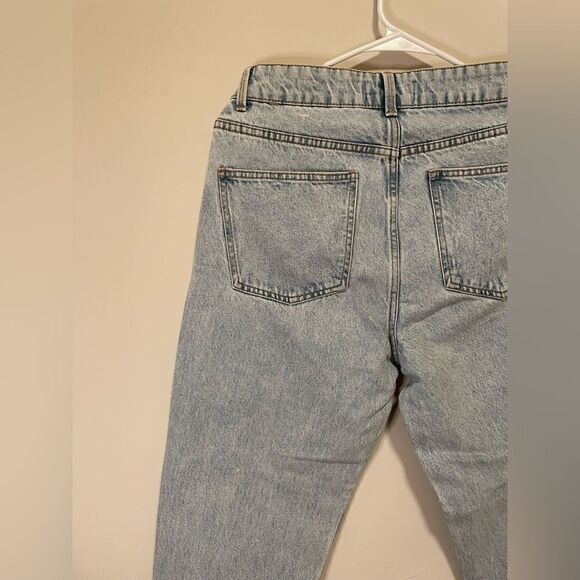 DENIM Mom Jeans🤍    - Picture 2 of 4